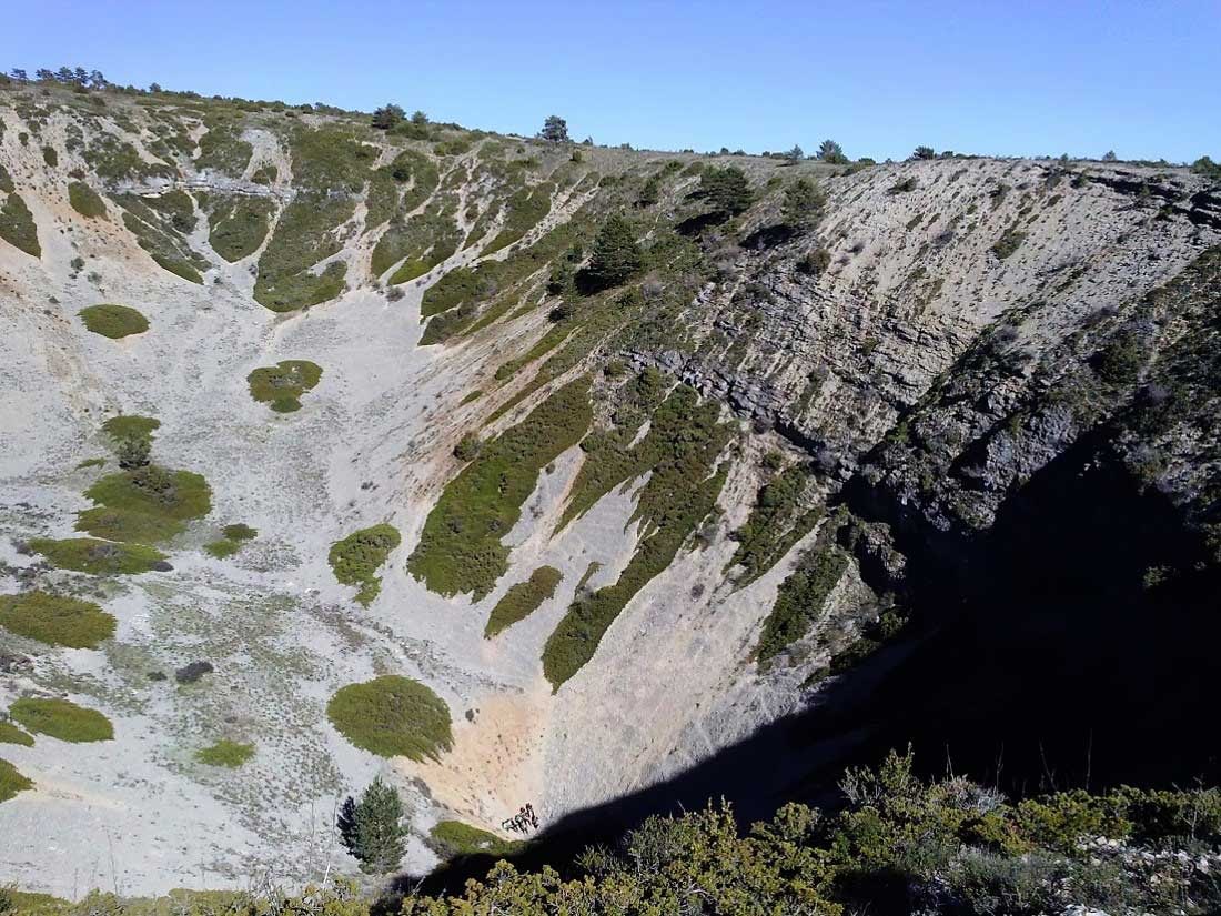 Dolina en embudo en la Sierra de Albarracín